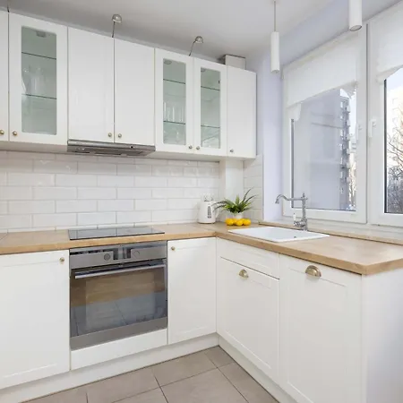 Modern In The Center In By Renters Apartament