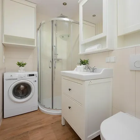 Modern In The Center In By Renters Varsavia