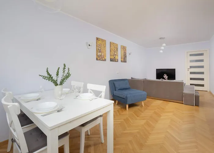 Modern In The Center In By Renters Varşova
