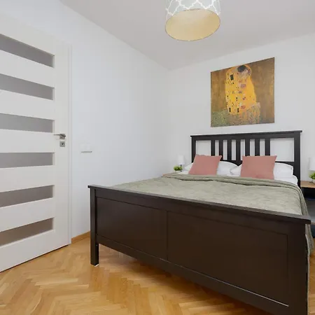 Modern In The Center In By Renters