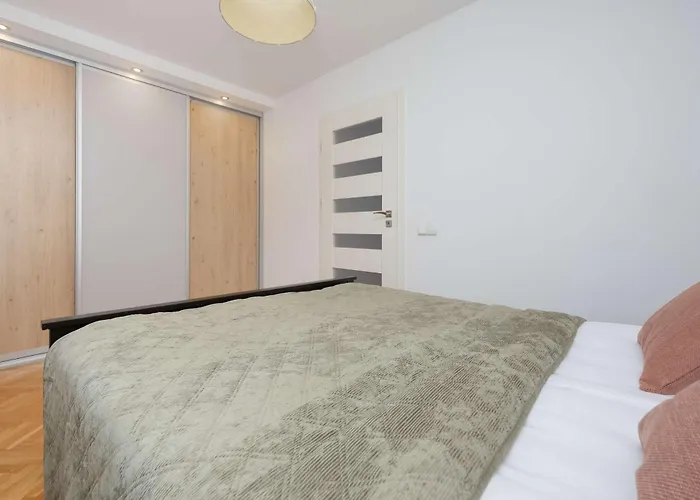 Modern In The Center In By Renters *