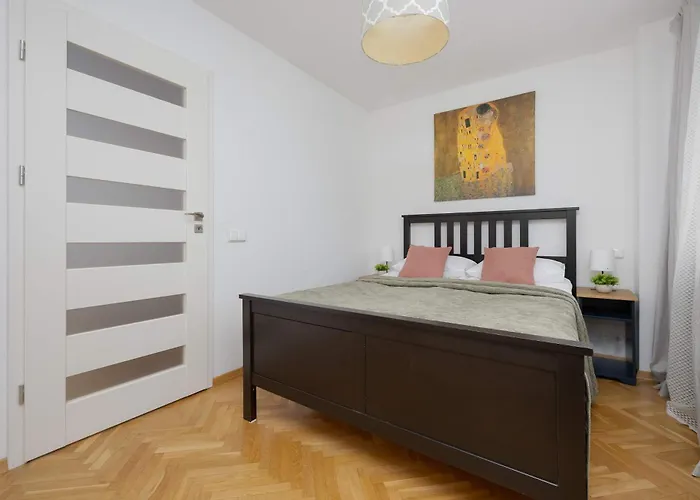 Modern In The Center In By Renters